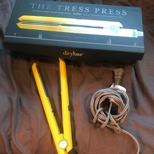 Tress Press straightener from drybar